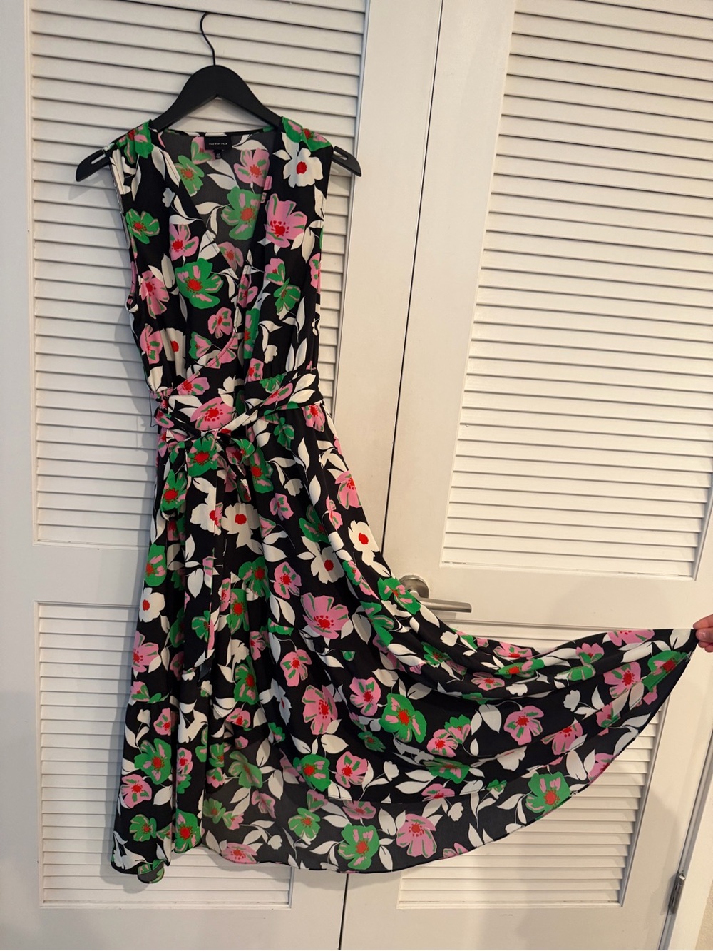 Who What Wear floral print sleeveless dress featuring a high-low hem. - Picture 7 of 13